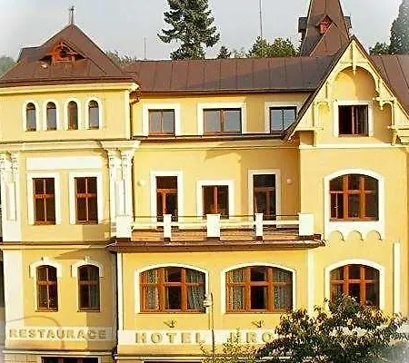 Hron Hotell 4*
