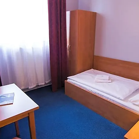 Hron Hotell 4*