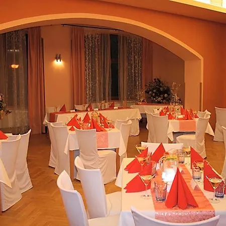 Hron Hotell 4*