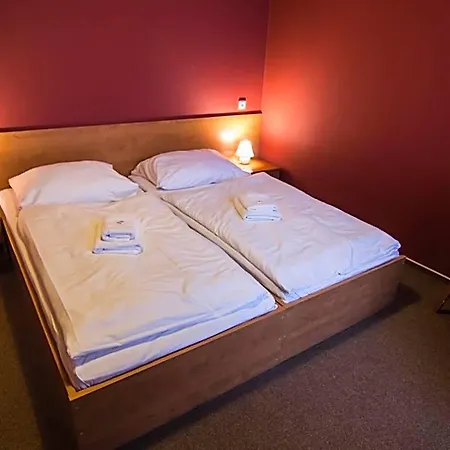 Hron Hotell