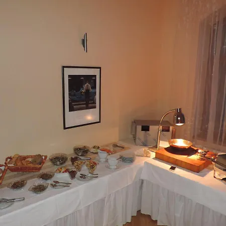 Hotell Hron 4*